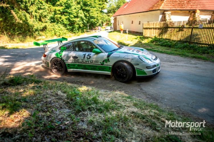 Burget se Smrčkovou představí krásné Porsche
